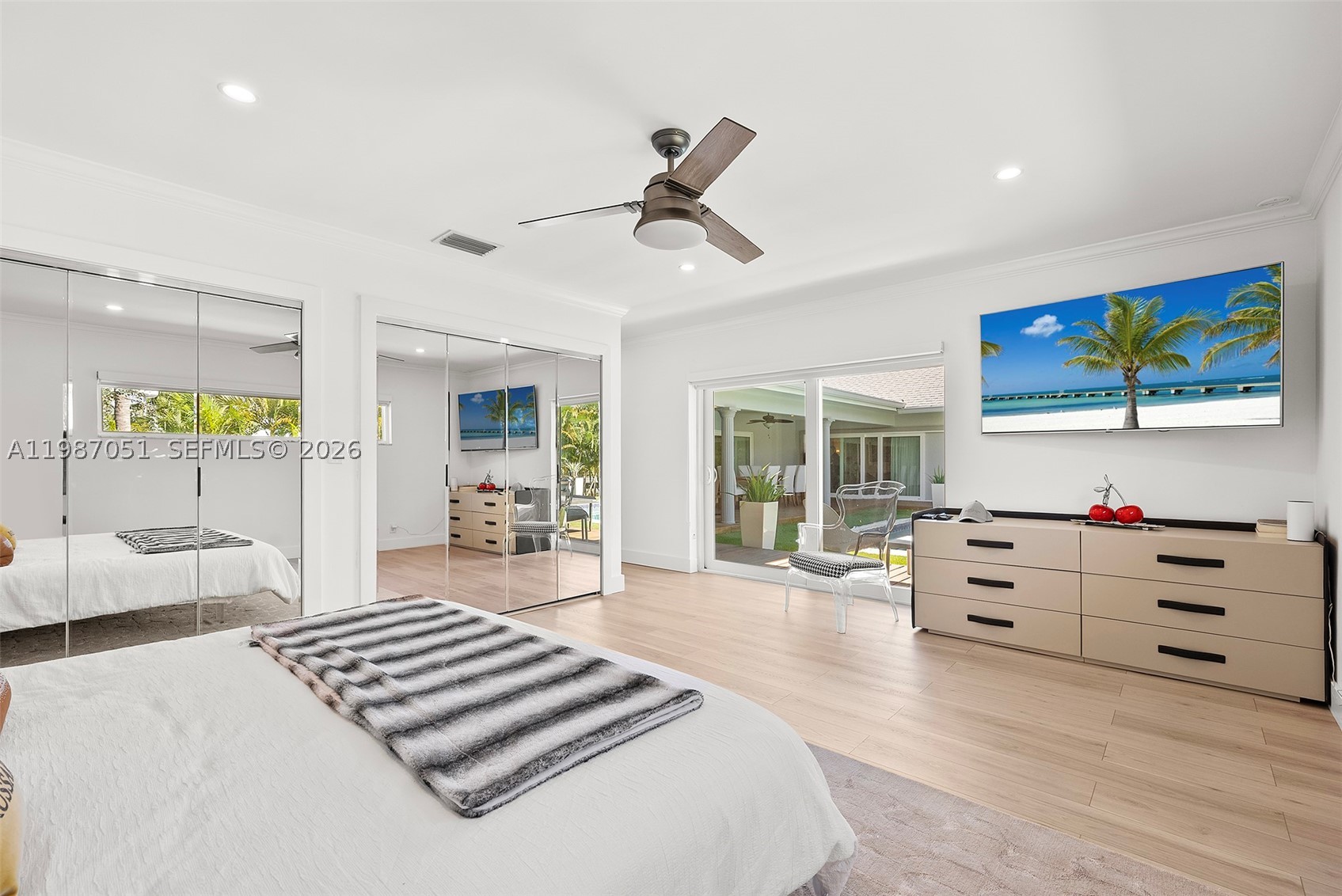 424 Alamanda Dr, Hallandale Beach FL 33009