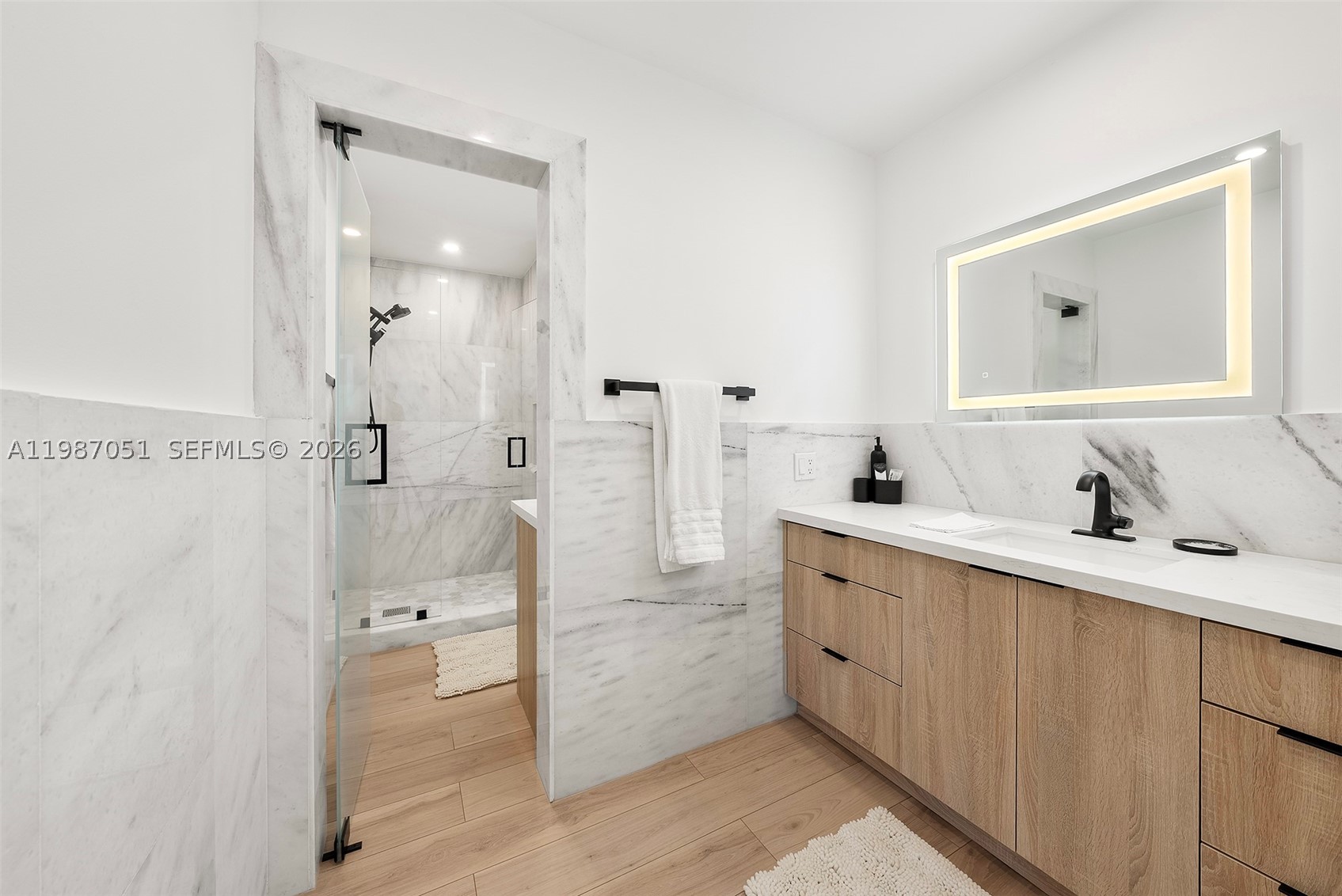 424 Alamanda Dr, Hallandale Beach FL 33009
