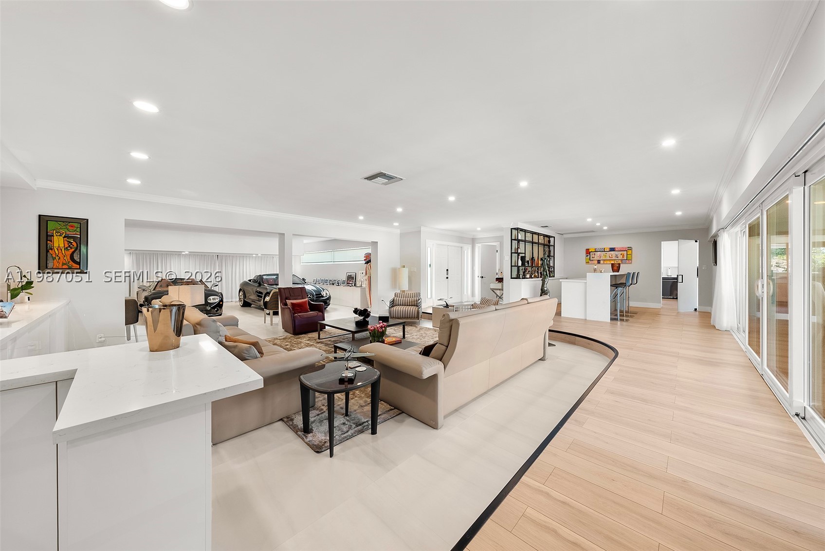 424 Alamanda Dr, Hallandale Beach FL 33009