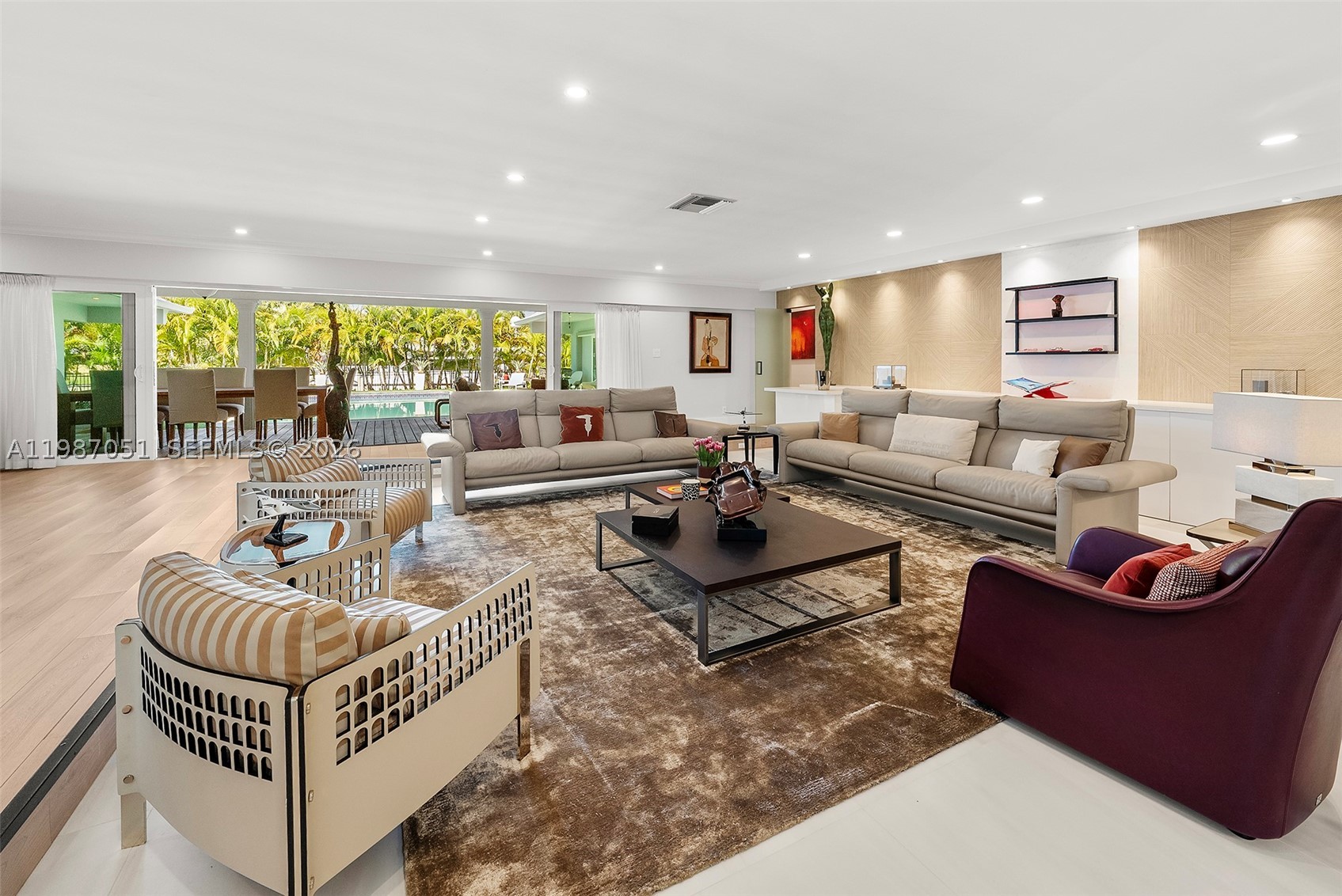 424 Alamanda Dr, Hallandale Beach FL 33009