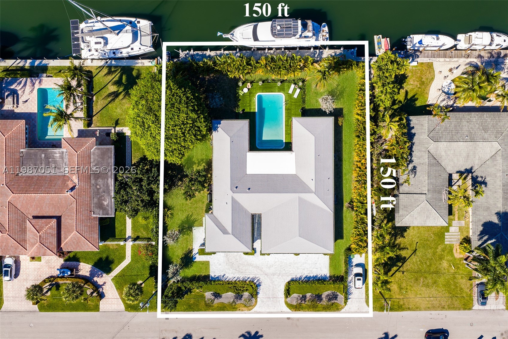 424 Alamanda Dr, Hallandale Beach FL 33009