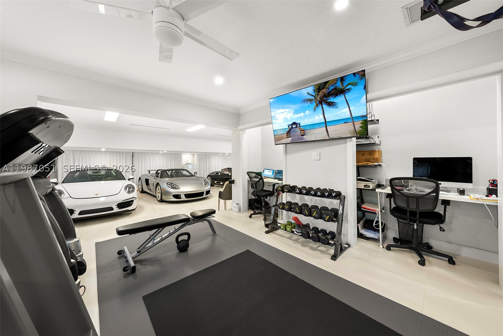 424 Alamanda Dr, Hallandale Beach FL 33009