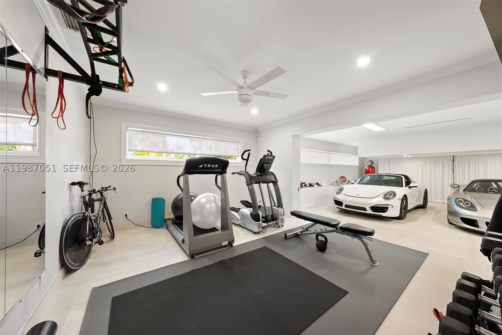 424 Alamanda Dr, Hallandale Beach FL 33009