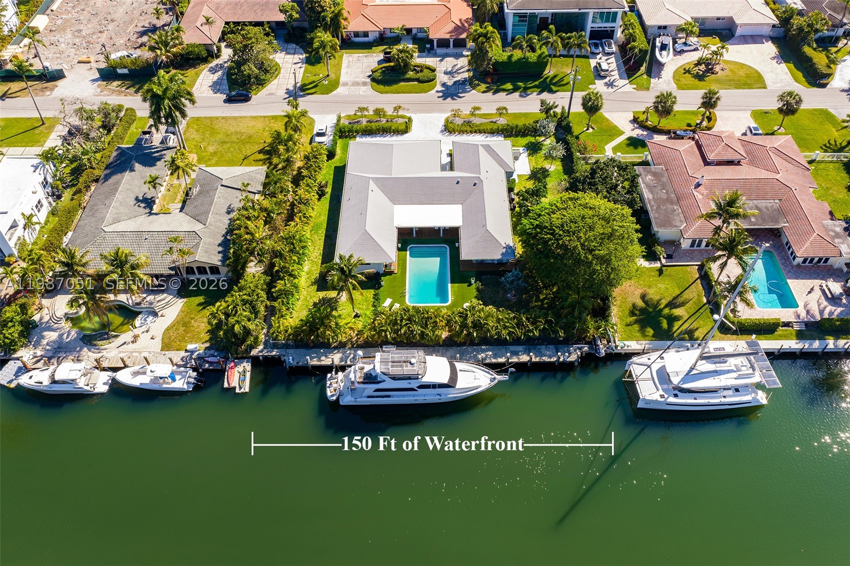 424 Alamanda Dr, Hallandale Beach FL 33009