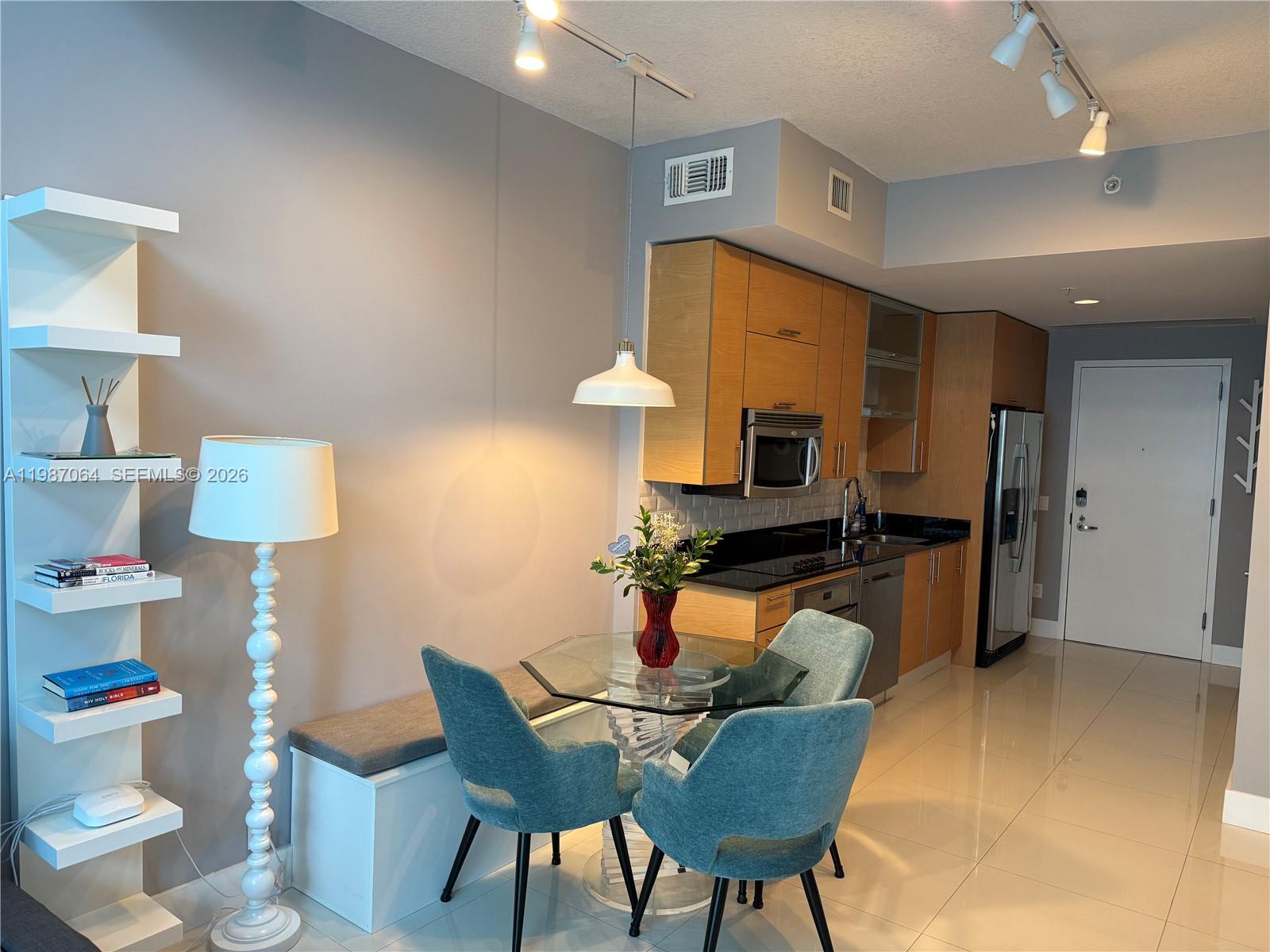 60 SW 13th St #2218, Miami FL 33130