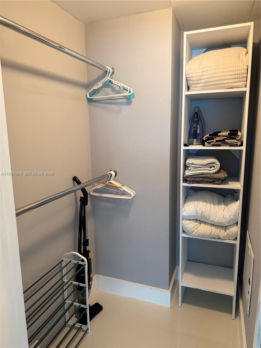 60 SW 13th St #2218, Miami FL 33130
