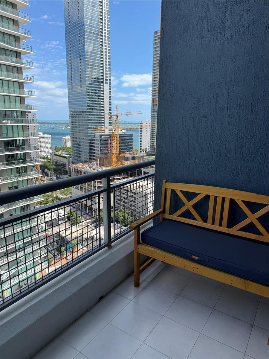 60 SW 13th St #2218, Miami FL 33130