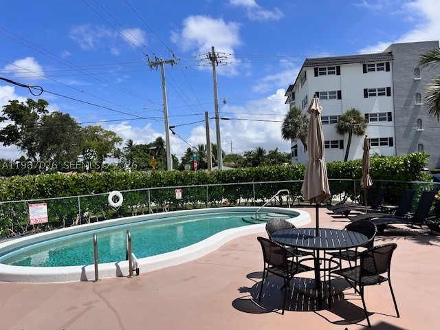 5050 Bayview Dr #17, Fort Lauderdale FL 33308