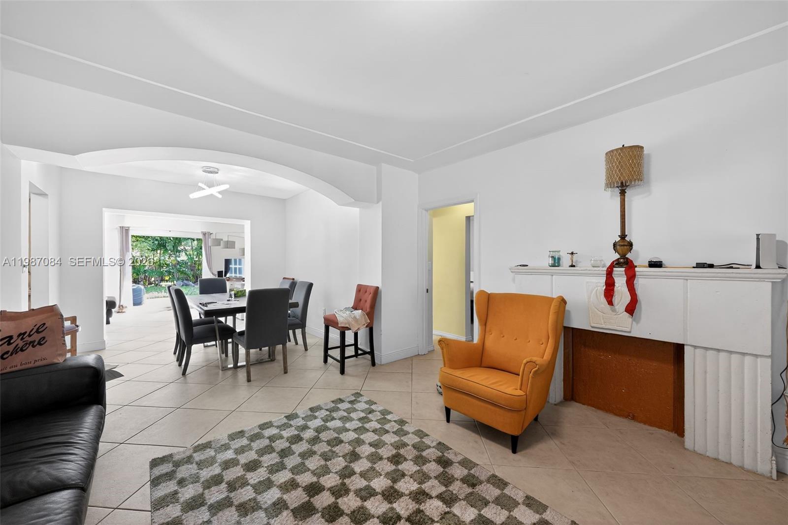 2131 Biarritz Dr, Miami Beach FL 33141
