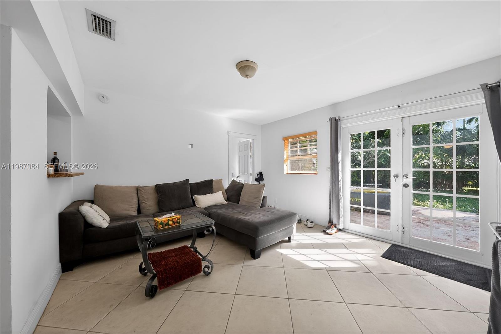 2131 Biarritz Dr, Miami Beach FL 33141