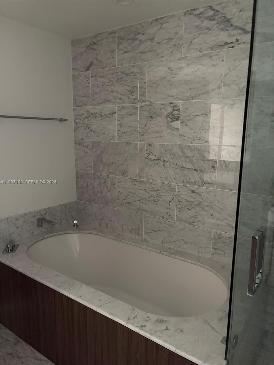 1000 Brickell Plz #2214, Miami FL 33131