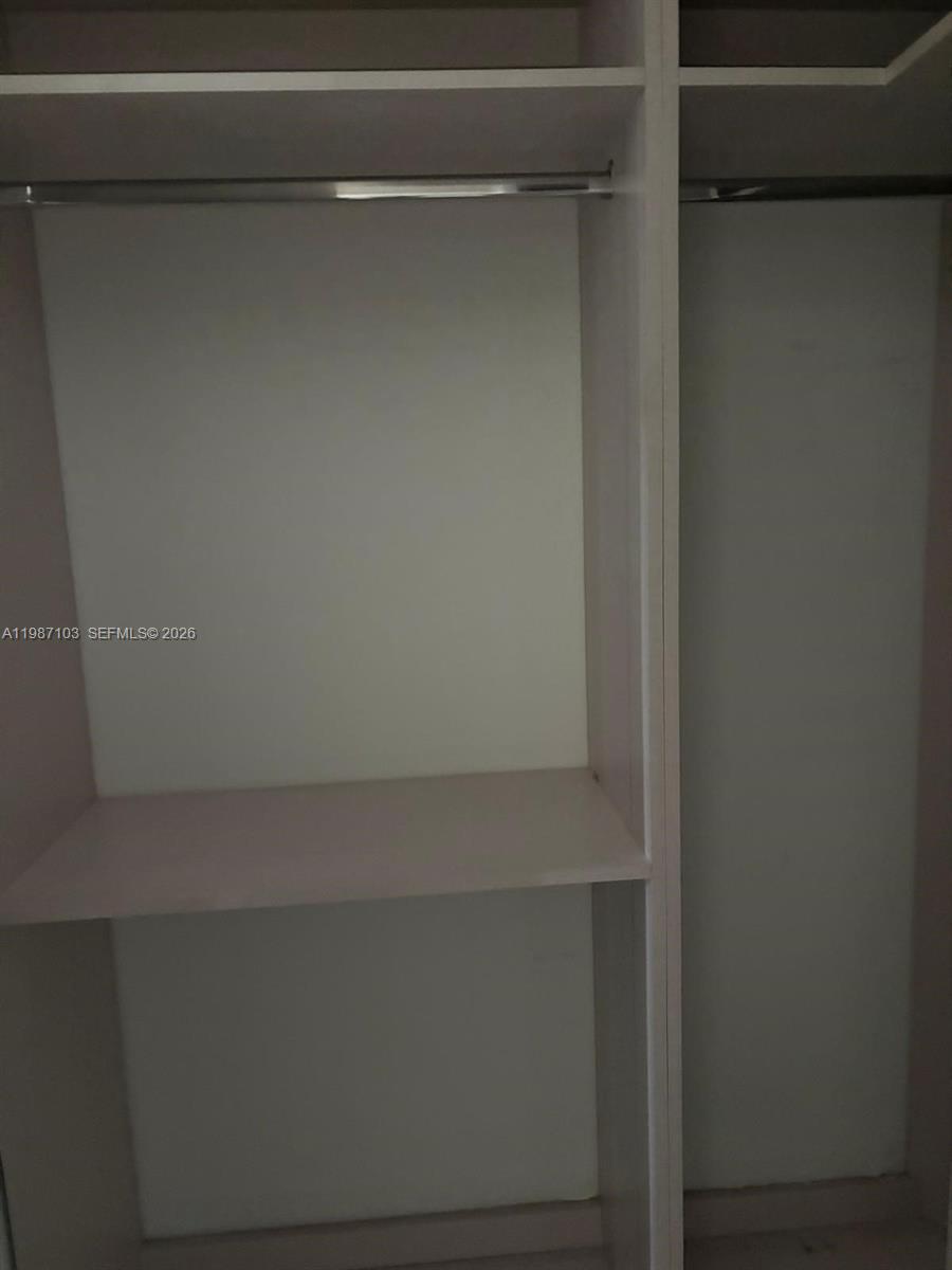 1000 Brickell Plz #2214, Miami FL 33131