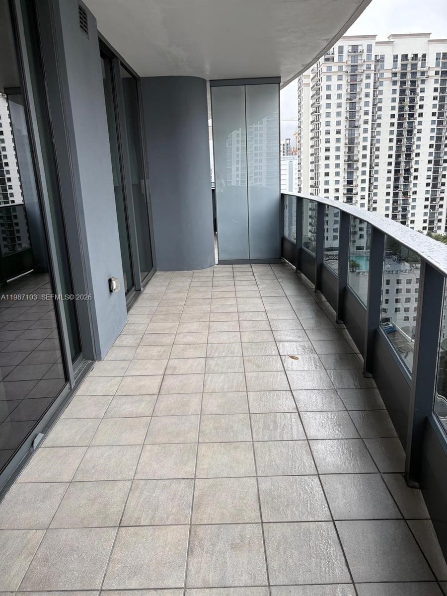 1000 Brickell Plz #2214, Miami FL 33131