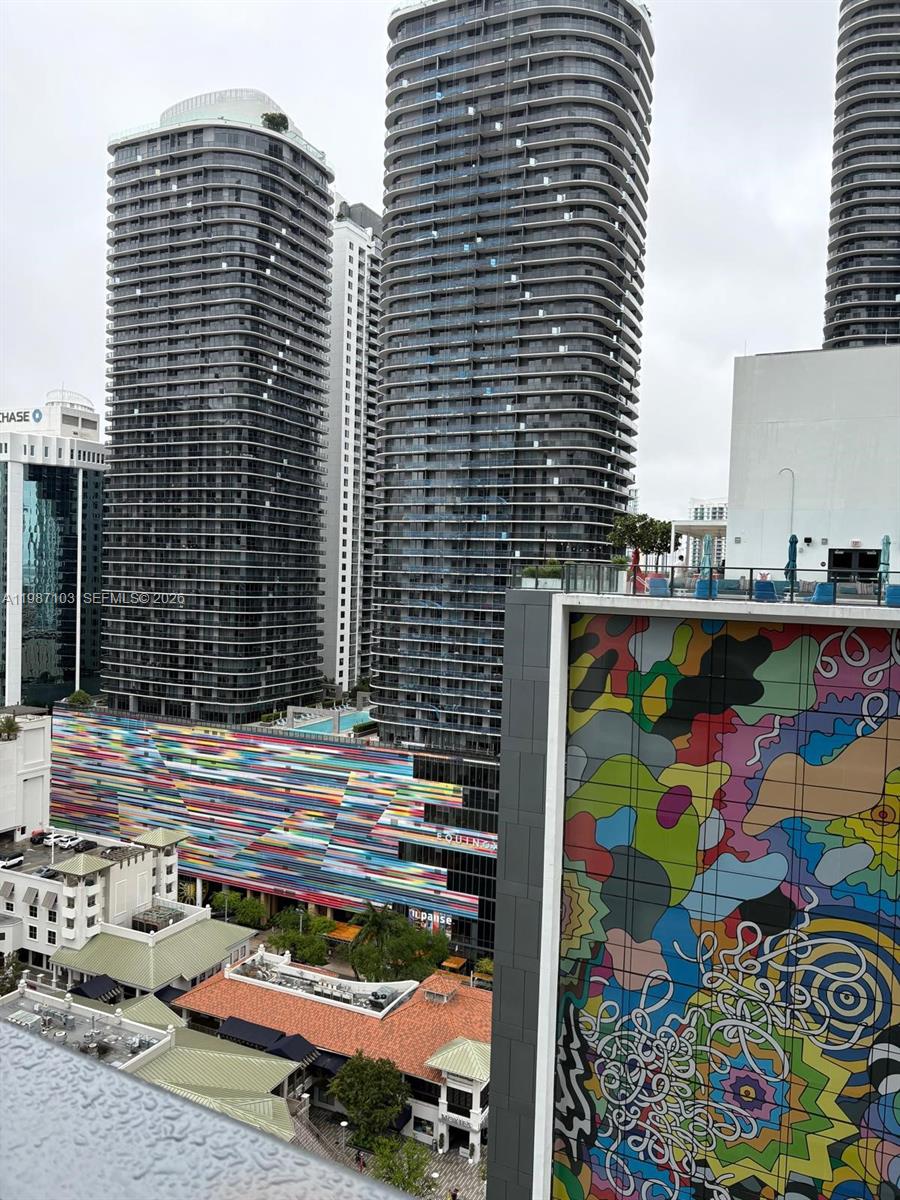 1000 Brickell Plz #2214, Miami FL 33131