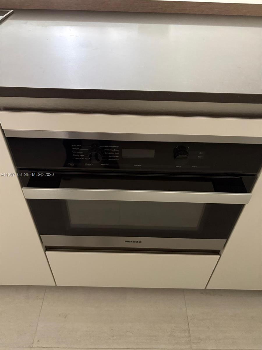 1000 Brickell Plz #2214, Miami FL 33131