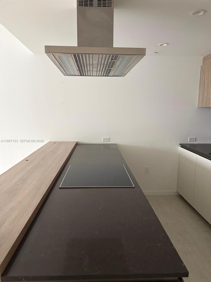 1000 Brickell Plz #2214, Miami FL 33131