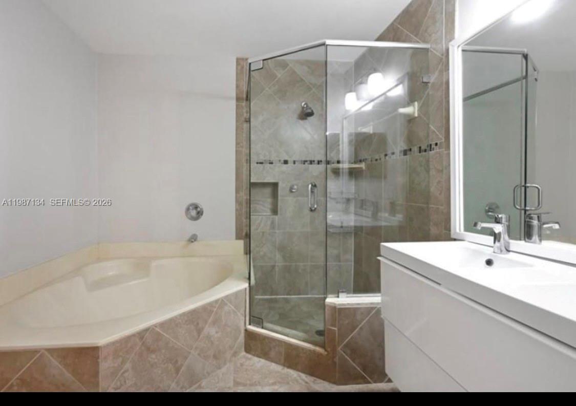 6690 NW 38th Dr, Lauderhill FL 33319