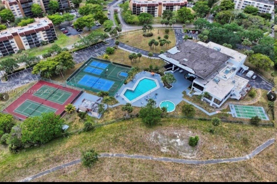 6690 NW 38th Dr, Lauderhill FL 33319
