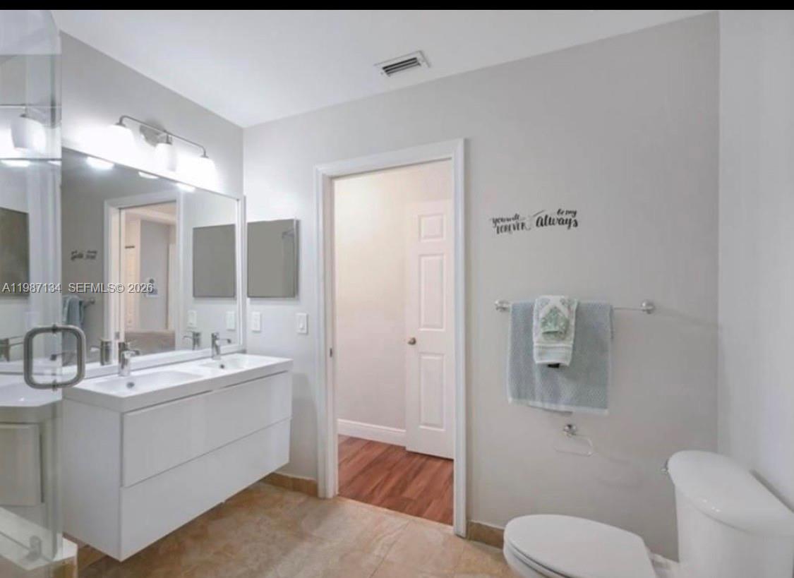 6690 NW 38th Dr, Lauderhill FL 33319