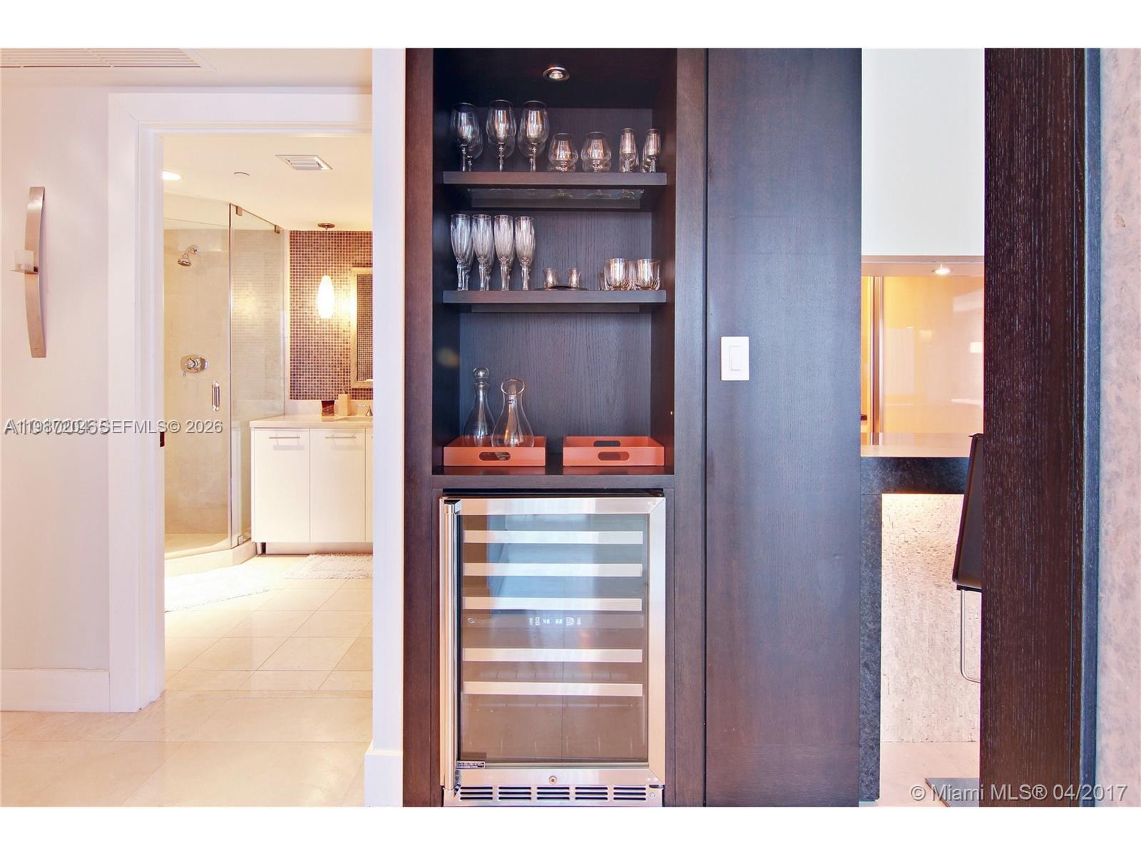 6801 COLLINS AVE #1104, Miami Beach FL 33141