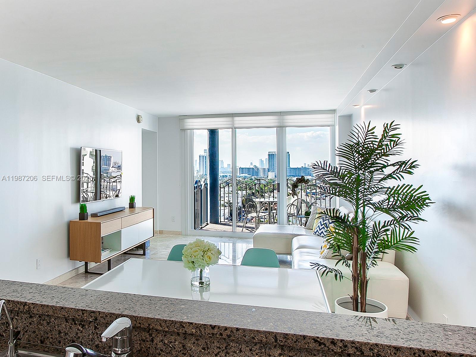 1500 Ocean Dr #PH-10, Miami Beach FL 33139