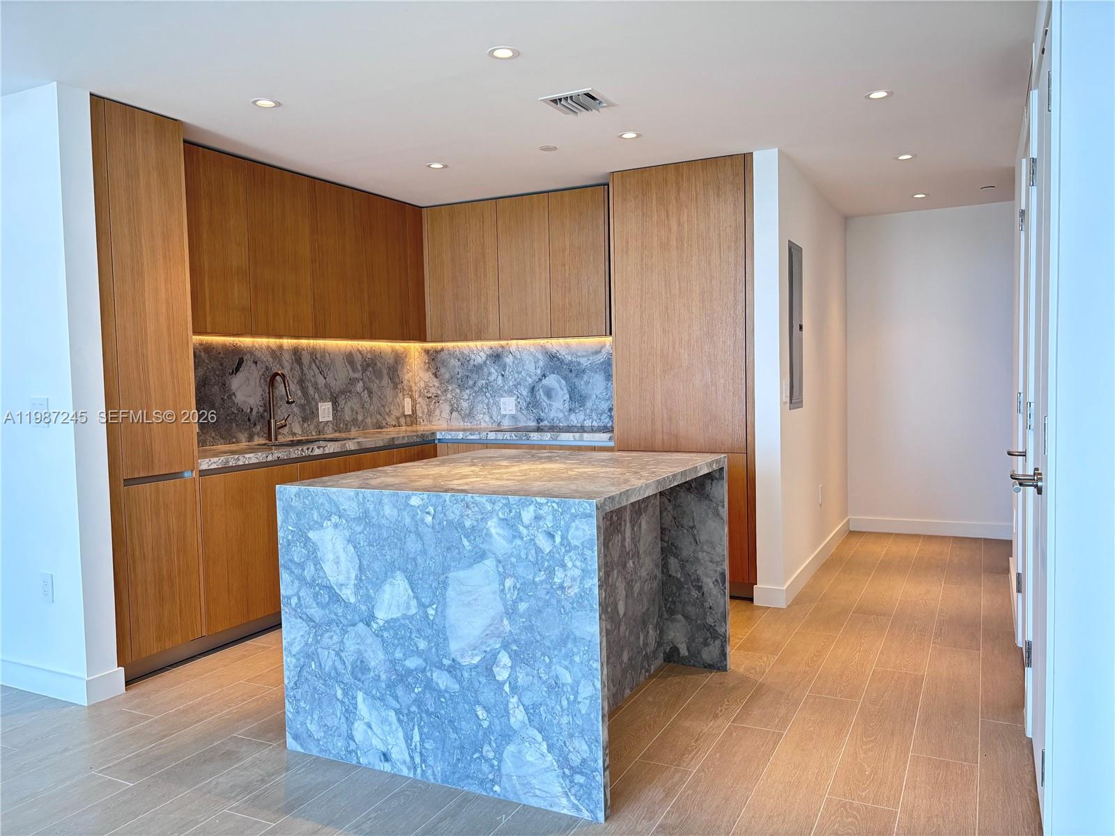 500 Alton Rd #2402, Miami Beach FL 33139