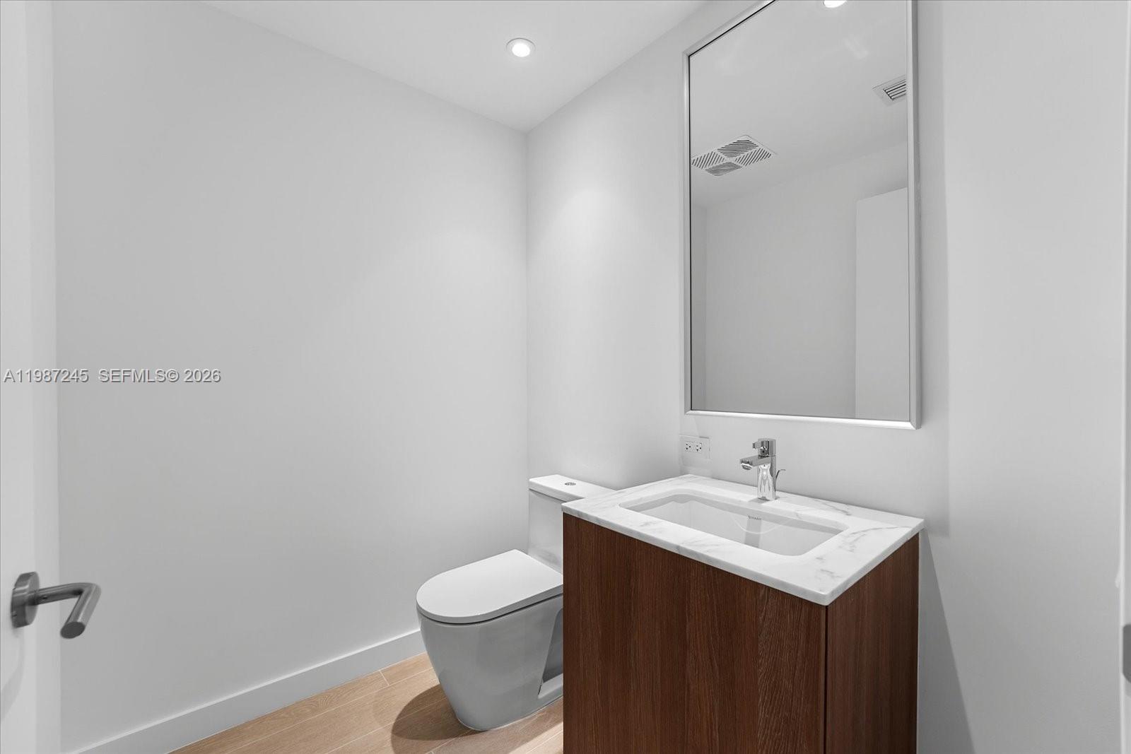 500 Alton Rd #2402, Miami Beach FL 33139
