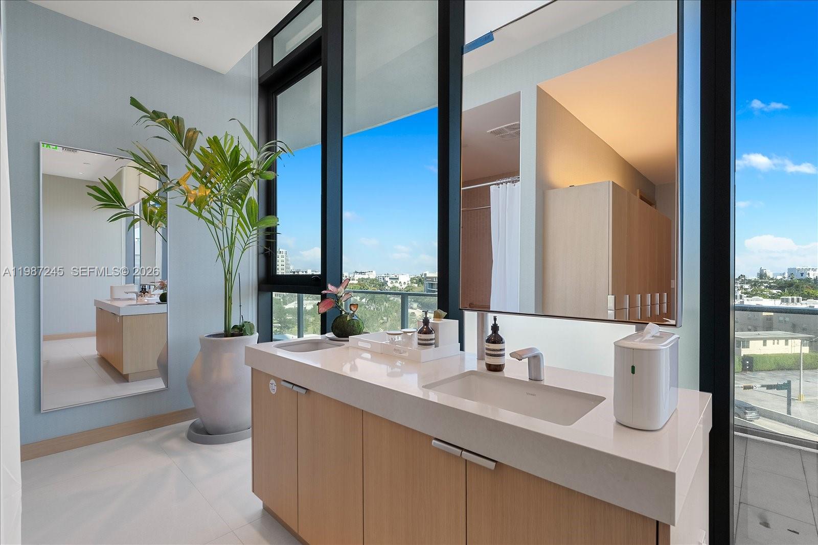 500 Alton Rd #2402, Miami Beach FL 33139