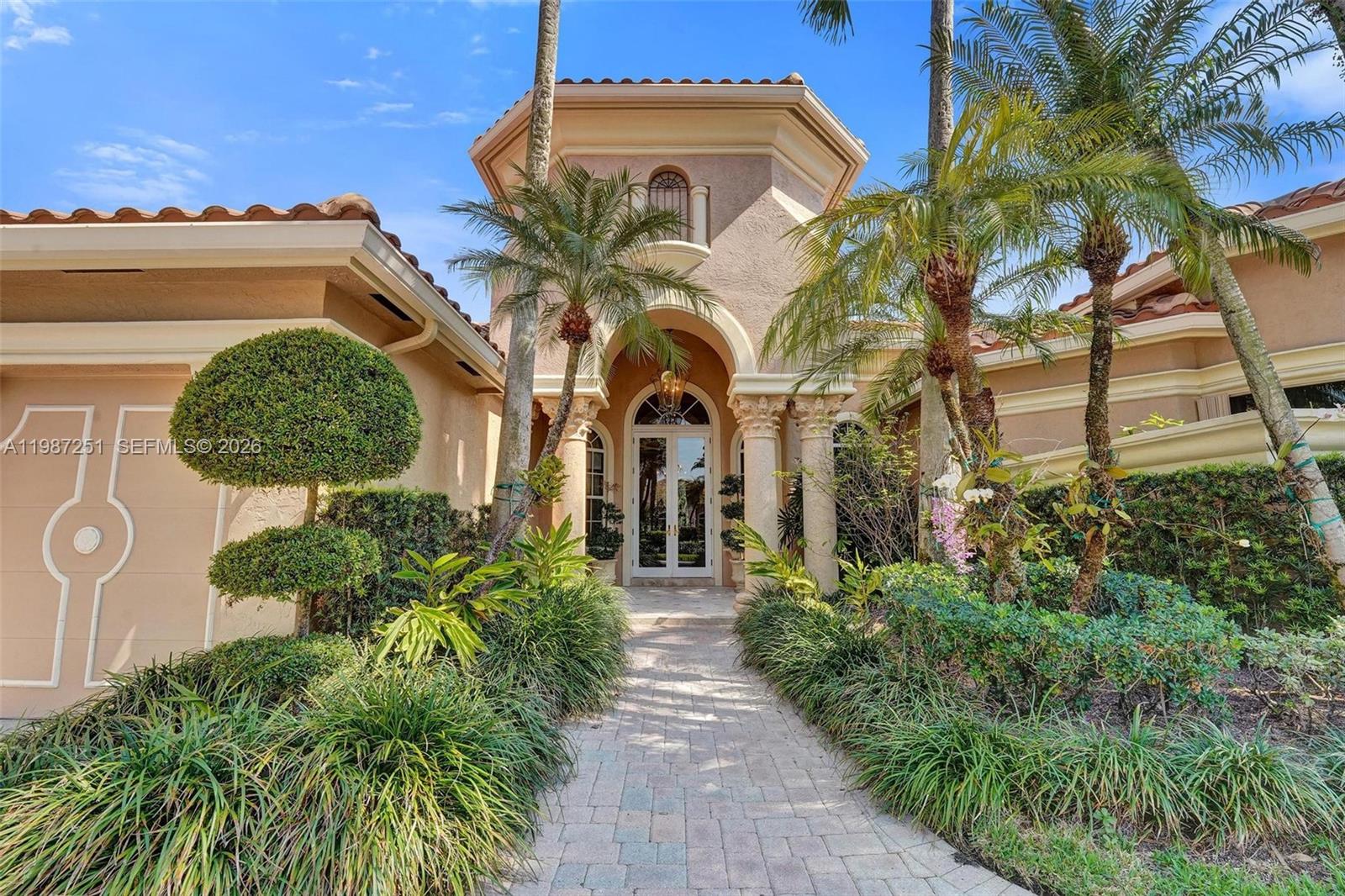 10813 Blackhawk St, Plantation FL 33324
