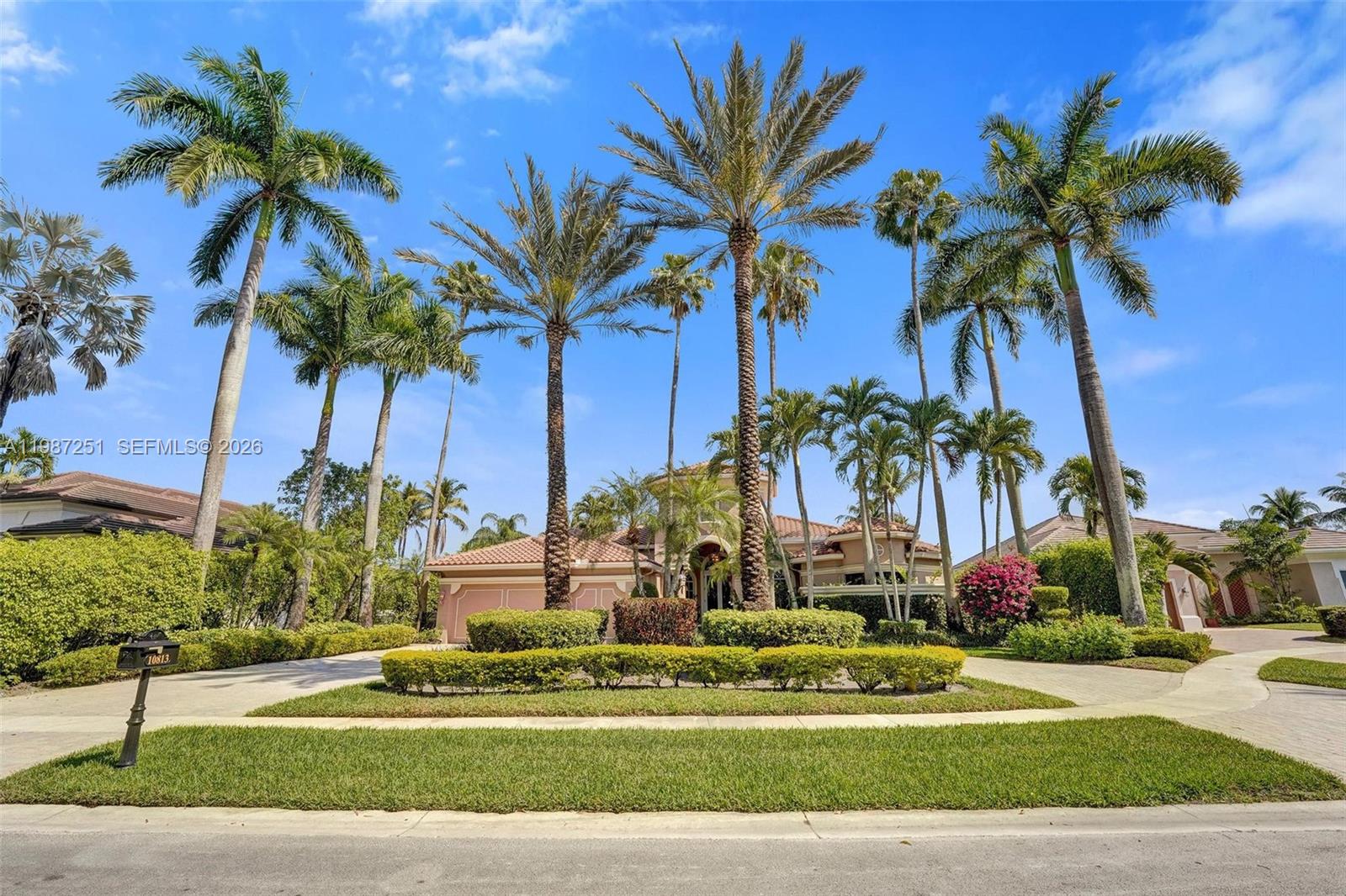 10813 Blackhawk St, Plantation FL 33324