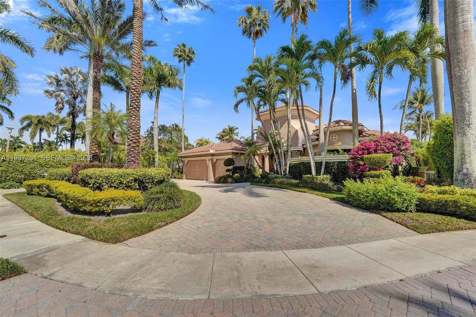 10813 Blackhawk St, Plantation FL 33324