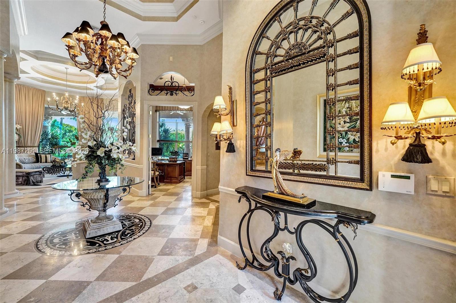 10813 Blackhawk St, Plantation FL 33324