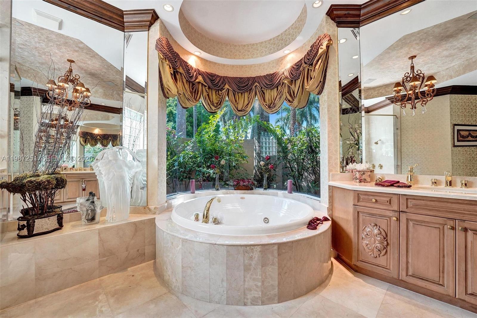 10813 Blackhawk St, Plantation FL 33324