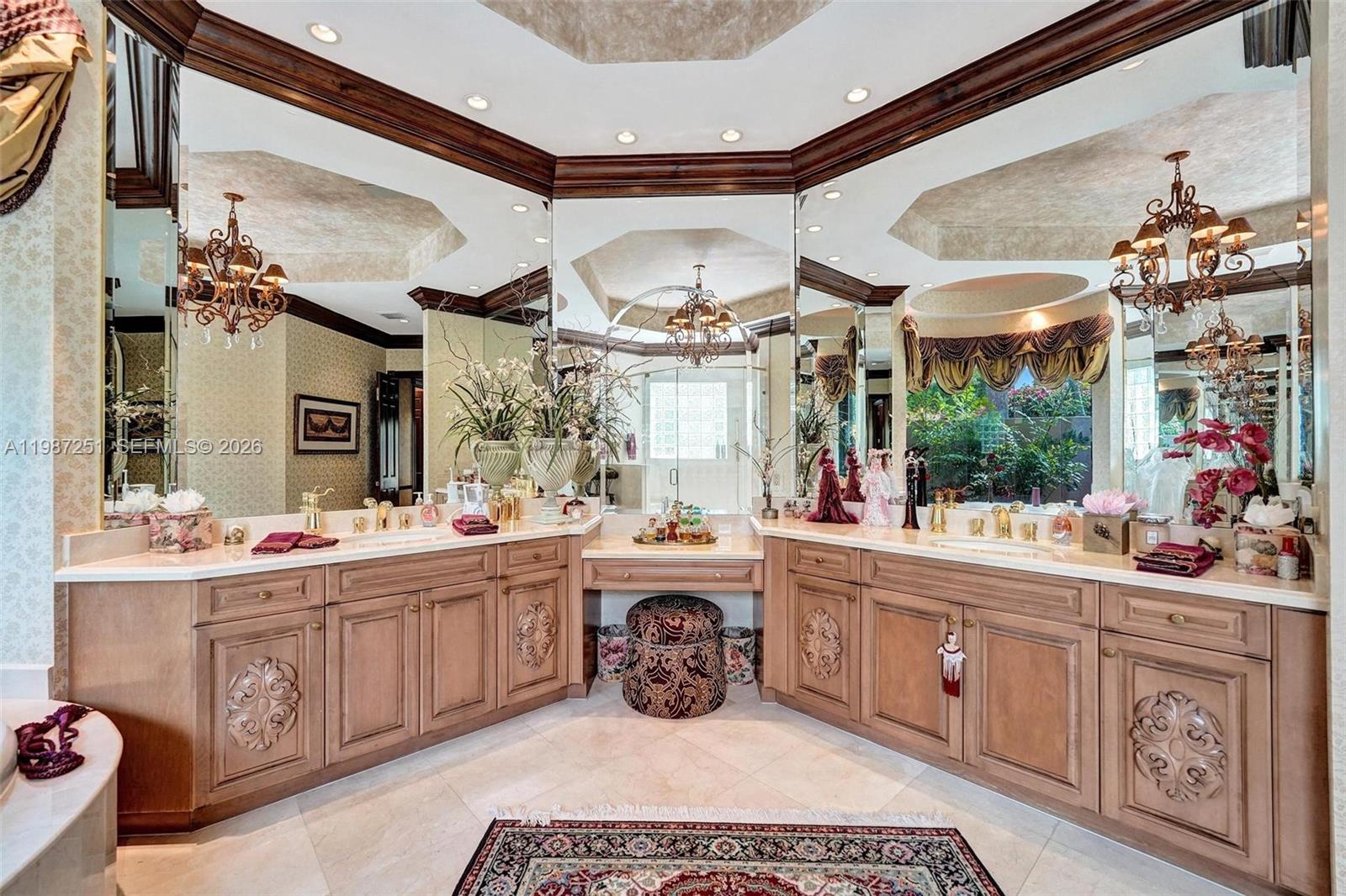10813 Blackhawk St, Plantation FL 33324