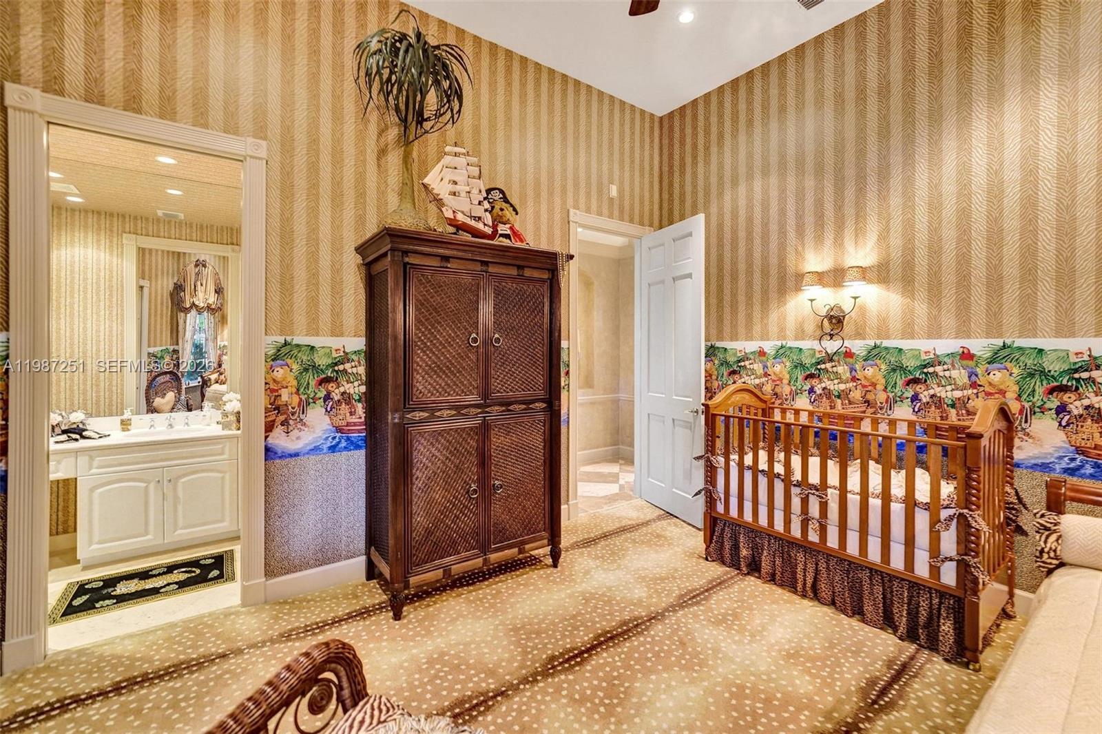 10813 Blackhawk St, Plantation FL 33324