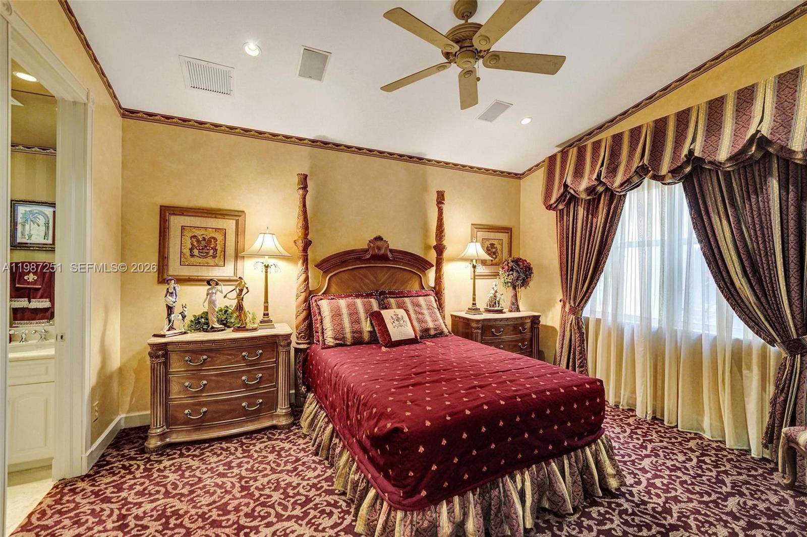 10813 Blackhawk St, Plantation FL 33324