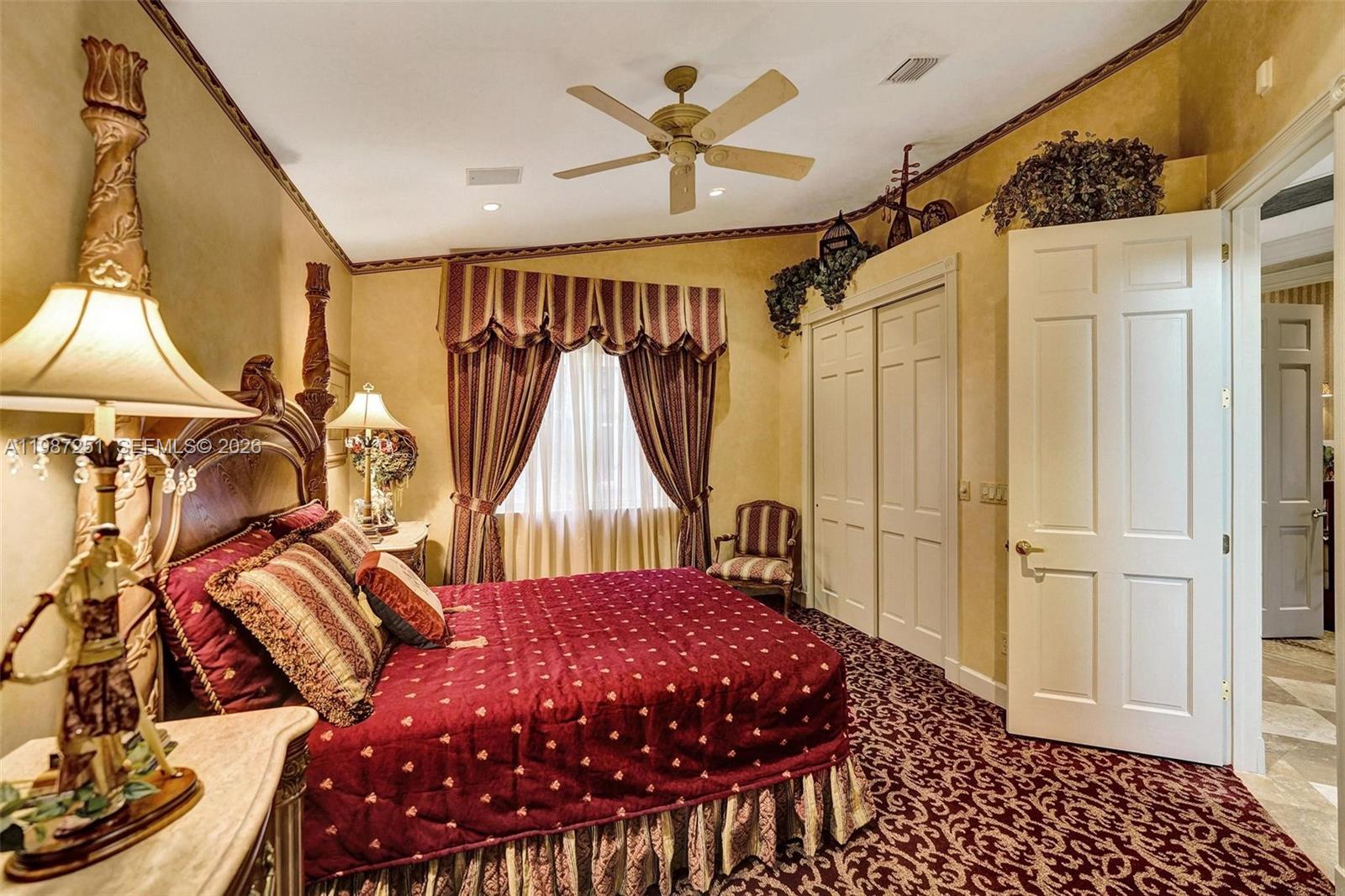 10813 Blackhawk St, Plantation FL 33324
