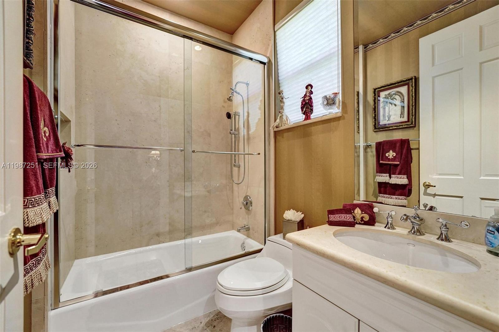 10813 Blackhawk St, Plantation FL 33324