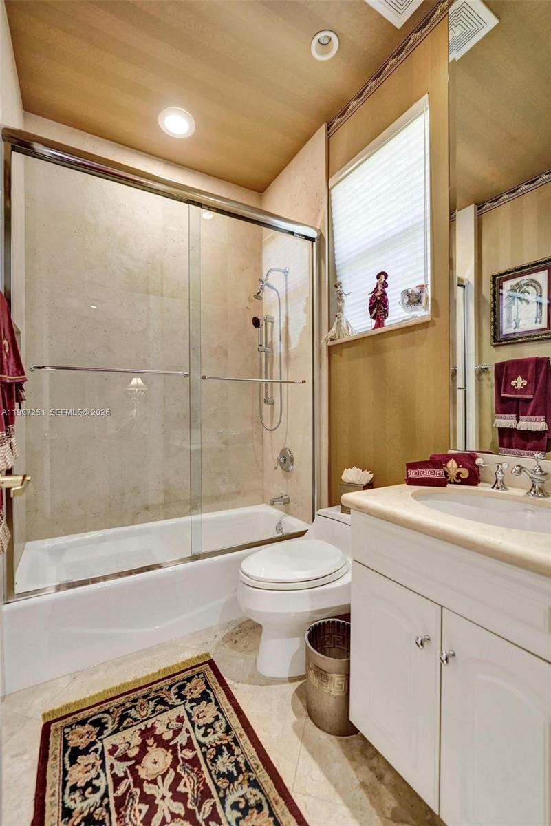 10813 Blackhawk St, Plantation FL 33324
