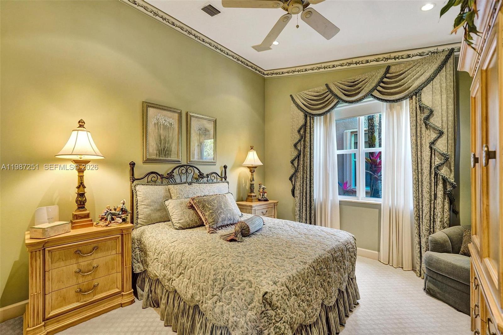 10813 Blackhawk St, Plantation FL 33324