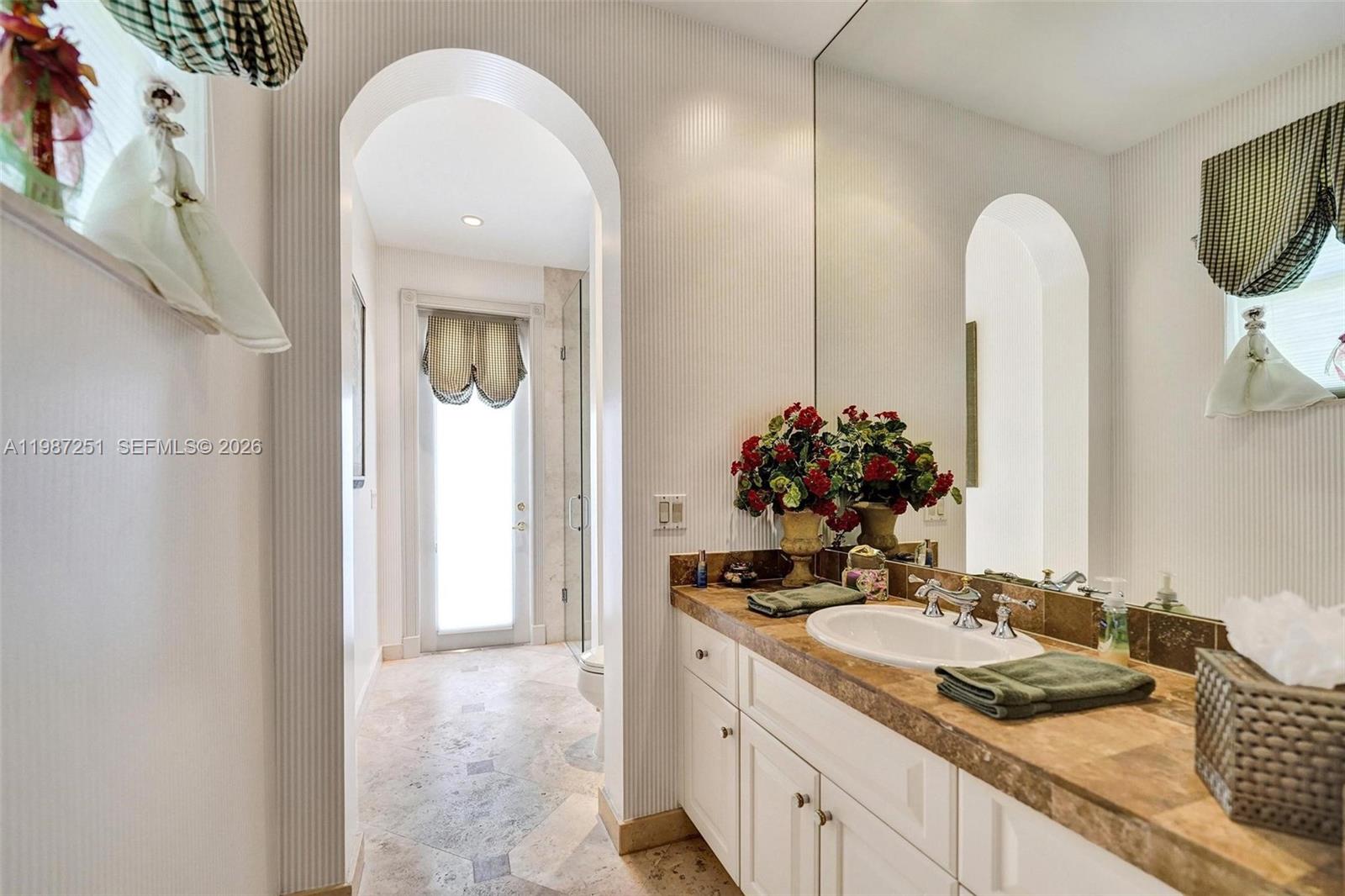 10813 Blackhawk St, Plantation FL 33324