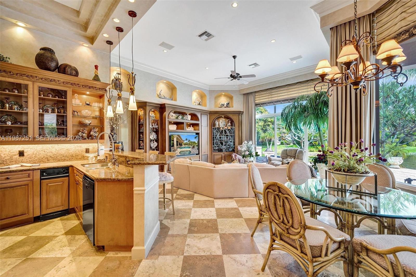 10813 Blackhawk St, Plantation FL 33324