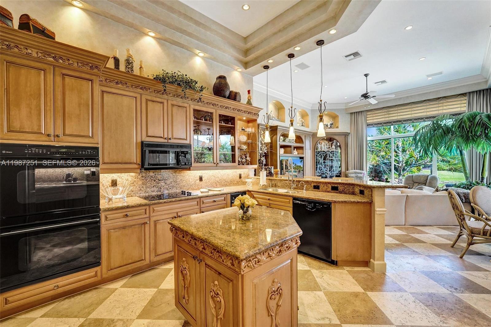 10813 Blackhawk St, Plantation FL 33324