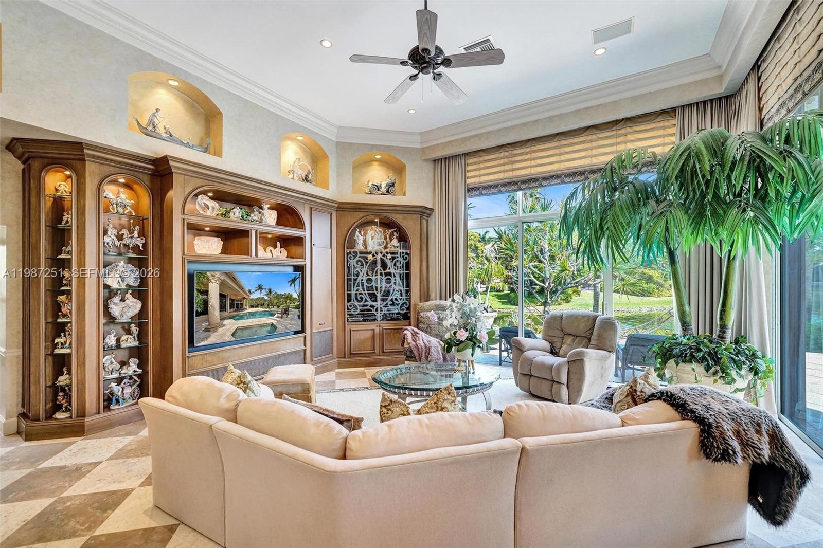 10813 Blackhawk St, Plantation FL 33324
