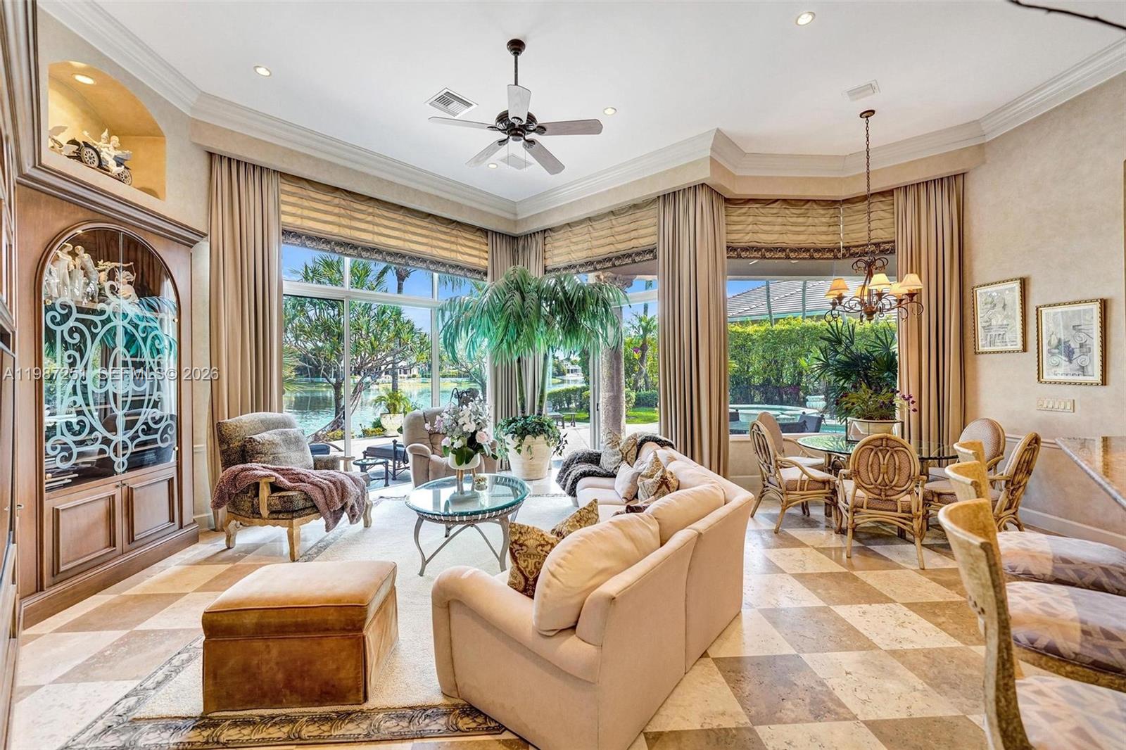 10813 Blackhawk St, Plantation FL 33324