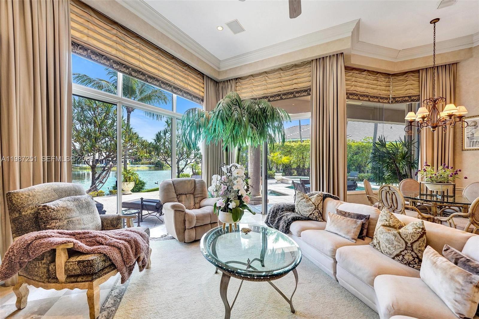 10813 Blackhawk St, Plantation FL 33324