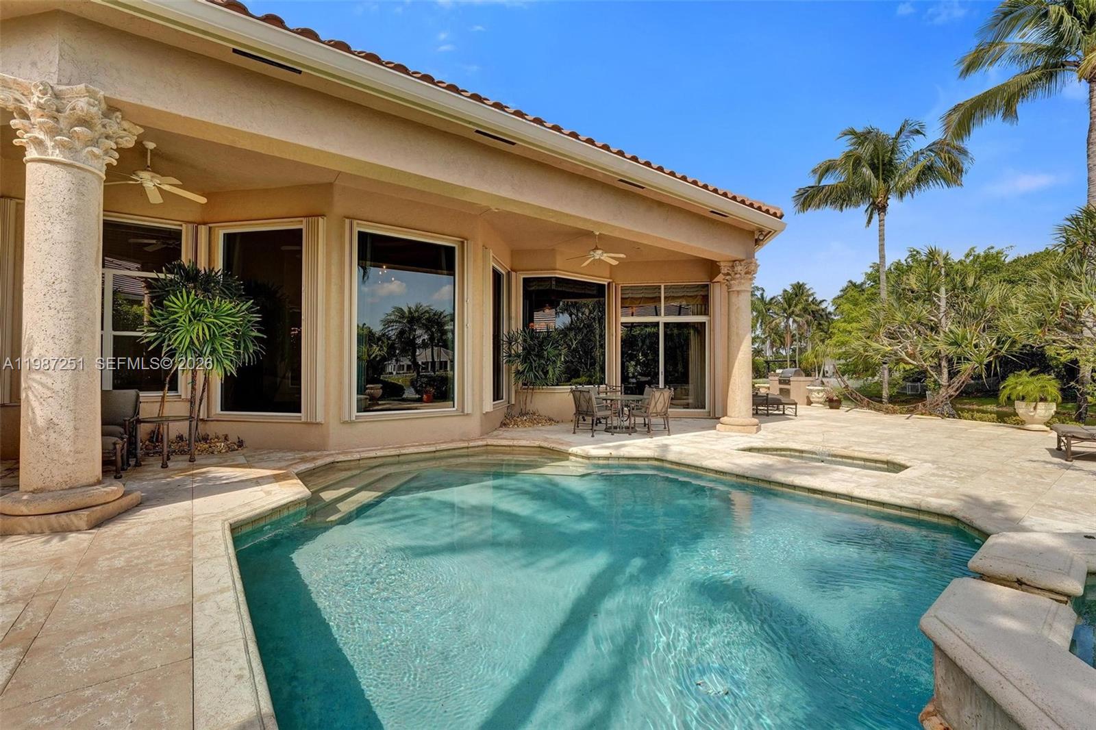 10813 Blackhawk St, Plantation FL 33324