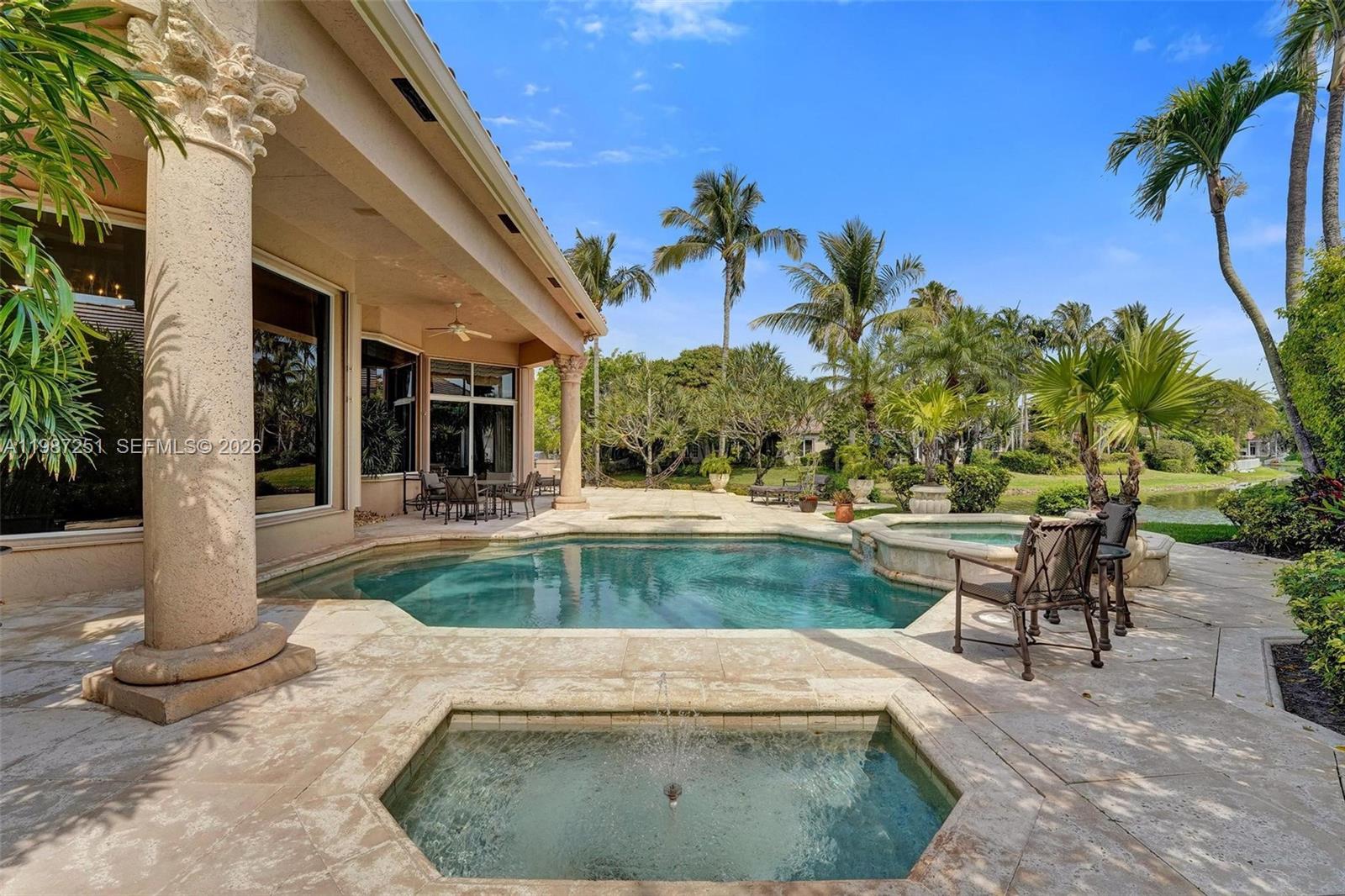 10813 Blackhawk St, Plantation FL 33324