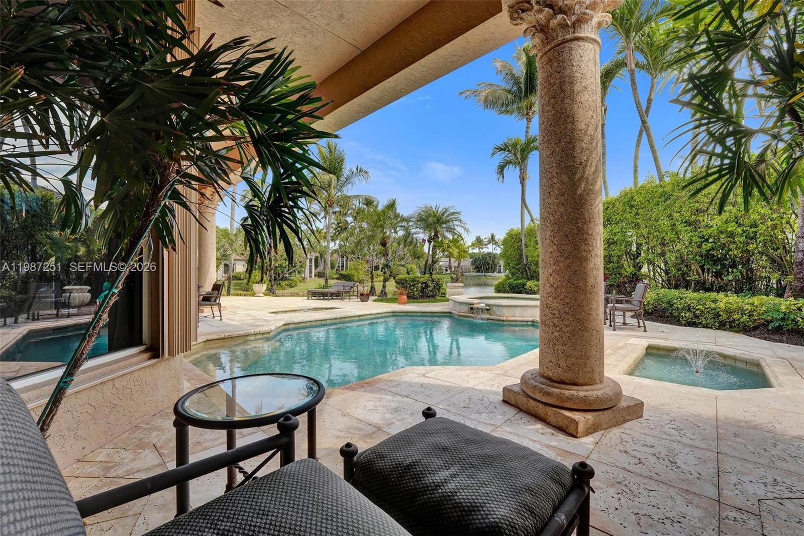 10813 Blackhawk St, Plantation FL 33324
