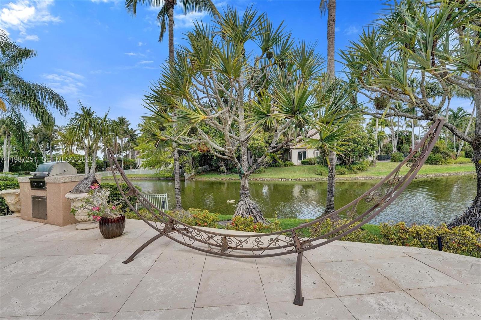 10813 Blackhawk St, Plantation FL 33324